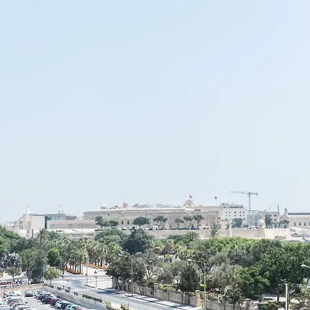 Valletta's Window: Quaint 1 Bedroom With Views Appartamento