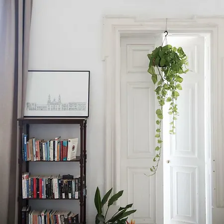 Valletta's Window: Quaint 1 Bedroom With Views